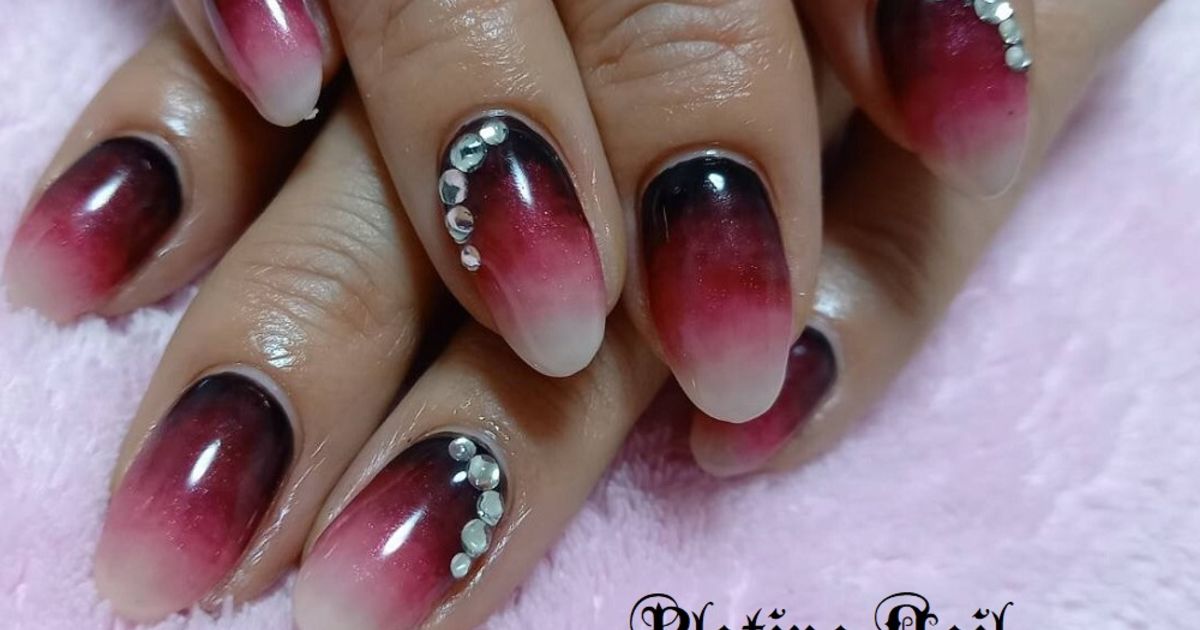 府中 国立 個室ネイルサロン 秋ネイル 黒逆グラデーションネイル