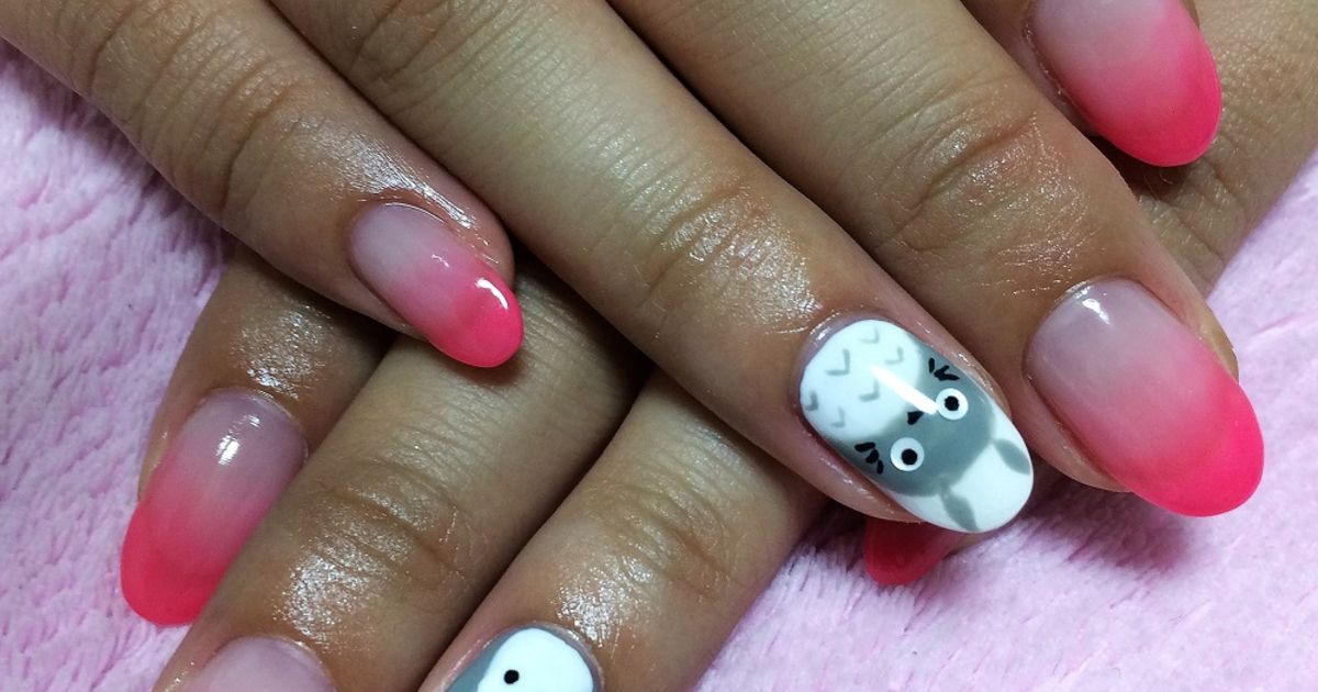トトロネイルとピンクグラデーション